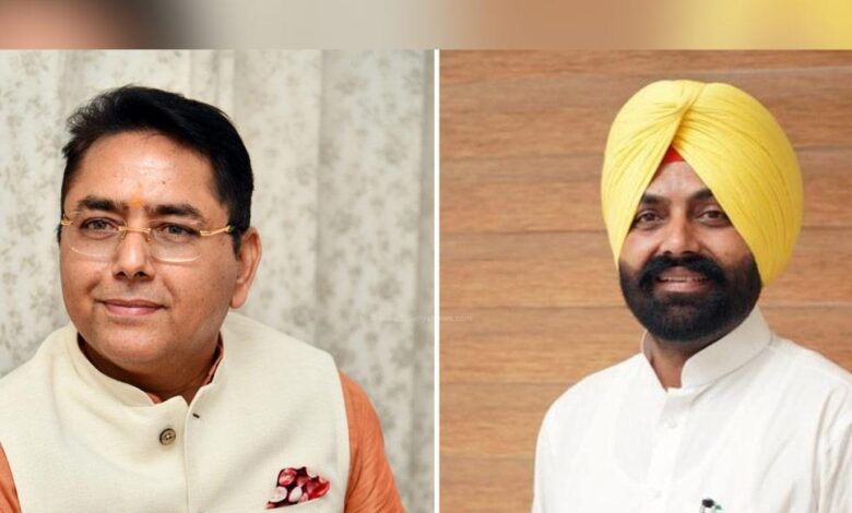 ‘आप’ का बयान: फोरेंसिक रिपोर्ट कोर्ट का दस्तावेज़, राजनीति से जोड़ना गलत; जाखड़-परगट को चेतावनी