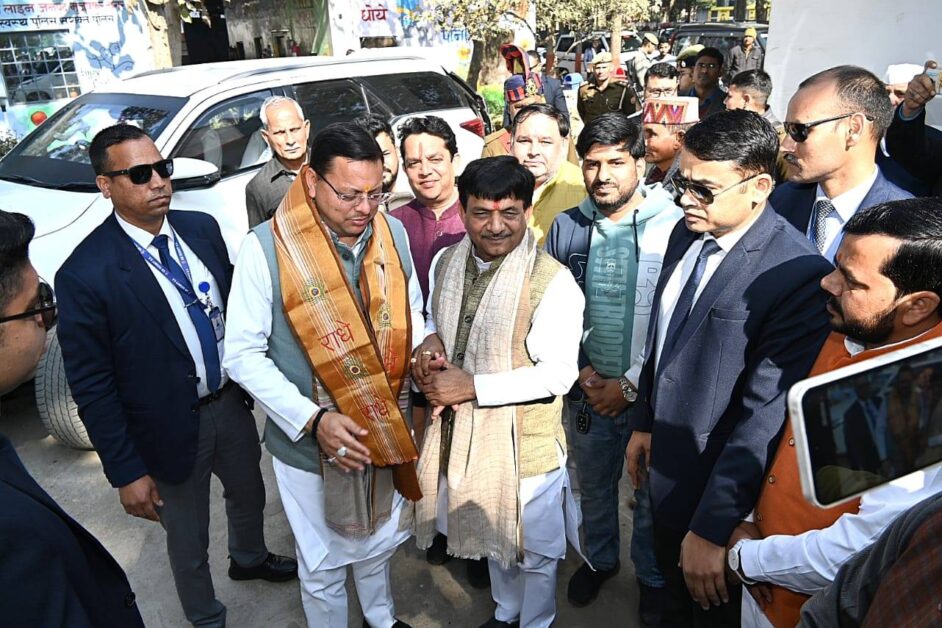 उत्तराखंड के मुख्यमंत्री पुष्कर धामी कार से मुजफ्फरनगर पहुंचे, हेलीकॉप्टर से देहरादून के लिए रवाना