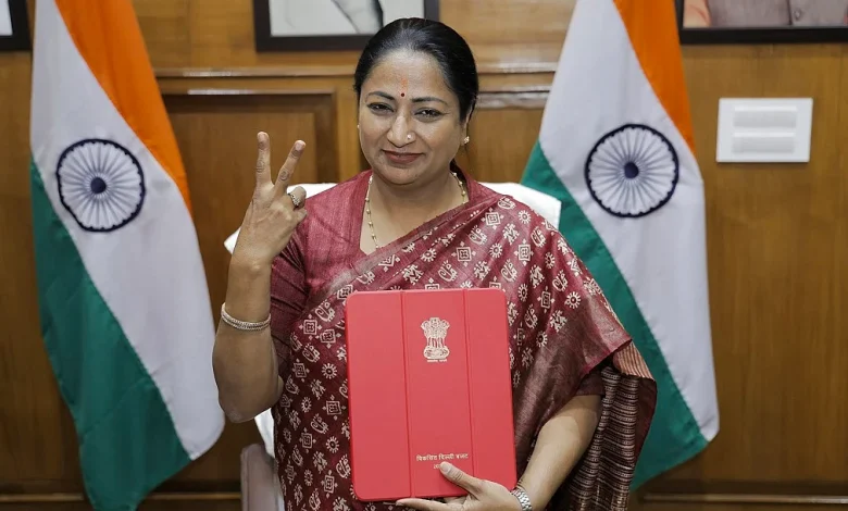 दिल्ली सरकार की नई योजना: सीएम रेखा गुप्ता ने अधिकारियों को दिए अहम आदेश, जनता के लिए नए साल में आएंगे बड़े बदलाव