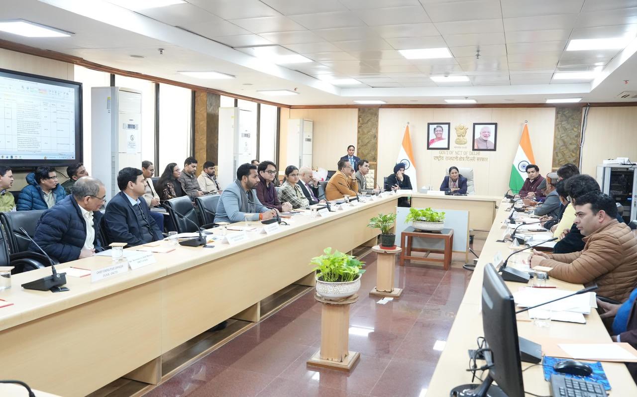 विकसित यमुनापार को नई रफ्तार: मुख्यमंत्री रेखा गुप्ता ने ₹728 करोड़ के विशेष बजट को दी मंजूरी 12 विकसित यमुनापार को नई रफ्तार: मुख्यमंत्री रेखा गुप्ता ने ₹728 करोड़ के विशेष बजट को दी मंजूरी