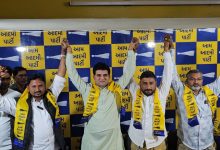 इसुदान गढ़वी: वर्षों से कांग्रेस में सक्रिय संजयसिंह राज AAP में शामिल हुए