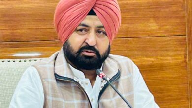 पंजाब: मान सरकार के डिजिटल विज़न से ईज़ी रजिस्ट्री ने बनाया रिकॉर्ड, 6 महीनों में 3.70 लाख से ज्यादा रजिस्ट्रियां 2 पंजाब: मान सरकार के डिजिटल विज़न से ईज़ी रजिस्ट्री ने बनाया रिकॉर्ड, 6 महीनों में 3.70 लाख से ज्यादा रजिस्ट्रियां