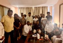 अरविंद केजरीवाल वडोदरा में हरनी बोट दुर्घटना पीड़ितों से मिले, न्याय दिलाने का दिया आश्वासन