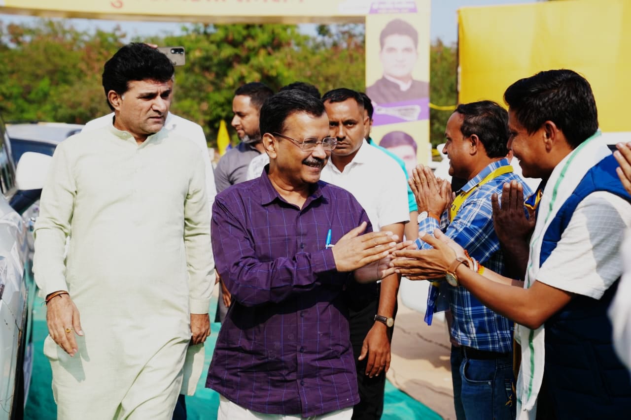 अरविंद केजरीवाल का गुजरात के वडोदरा में बूथ कार्यकर्ता सम्मेलन में बड़ा बयान