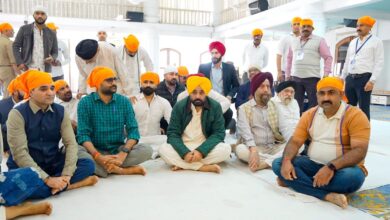 पंजाब के मुख्यमंत्री भगवंत मान ने अहमदाबाद गुरुद्वारे में माथा टेककर गुजरात की सुख, शांति और समृद्धि के लिए प्रार्थना की