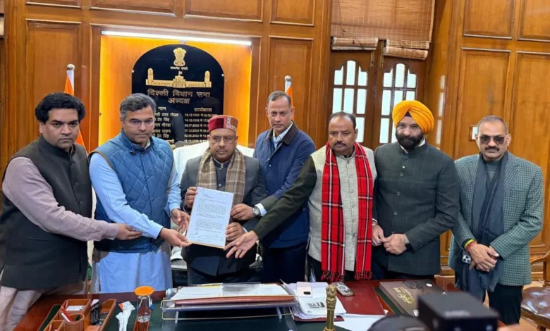 दिल्ली विधानसभा में हंगामा: गुरु तेग बहादुर की शहादत पर चर्चा के दौरान बवाल, प्रवेश वर्मा ने आतिशी से मांगा इस्तीफा