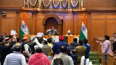 दिल्ली विधानसभा में चौथे दिन भी हंगामा, शीतकालीन सत्र एक दिन बढ़ाया गया