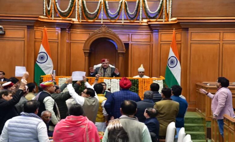 दिल्ली विधानसभा में चौथे दिन भी हंगामा, शीतकालीन सत्र एक दिन बढ़ाया गया