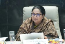 दिल्ली सरकार ने बदले नियम, 1.20 लाख सालाना आय वालों को भी मिलेगा राशन कार्ड