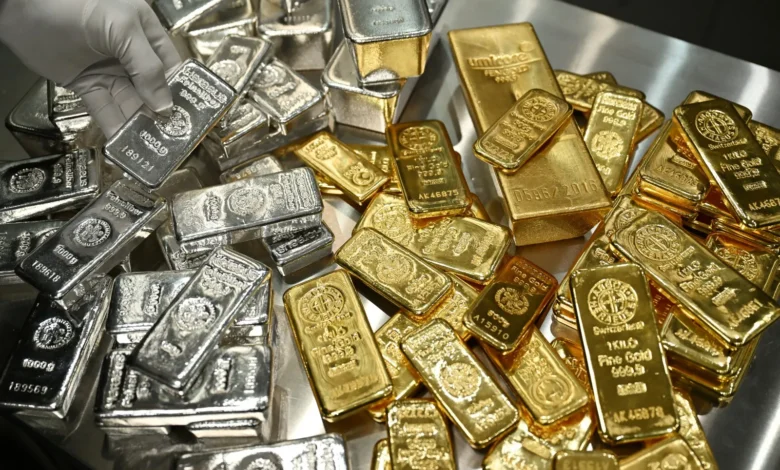 Gold-Silver Price Today: चांदी 3 लाख रुपये प्रति किलो के पार, सोना भी रिकॉर्ड ऊंचाई पर
