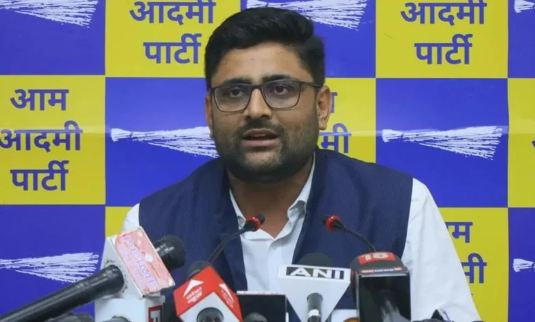 AAP नेता गोपाल इटालिया ने गुजरात में बीजेपी की 30 साल की सरकार और प्रशासनिक विफलताओं पर साधा निशाना