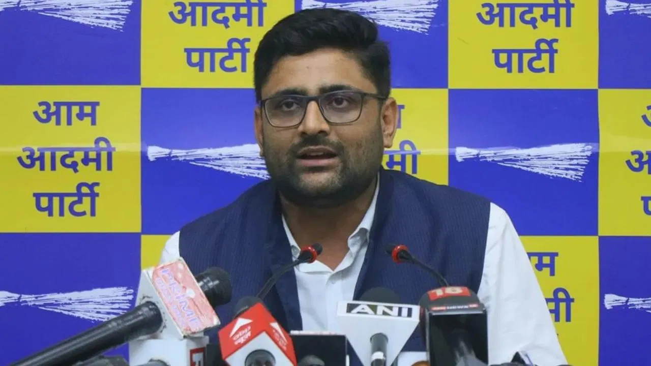 AAP नेता गोपाल इटालिया ने गुजरात में बीजेपी की 30 साल की सरकार और प्रशासनिक विफलताओं पर साधा निशाना