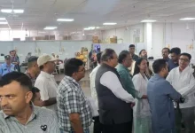 आम आदमी पार्टी (AAP)की टीम ने गांधीनगर सिविल अस्पताल में टाइफाइड फैलने के कारण भर्ती मरीजों से मुलाकात की