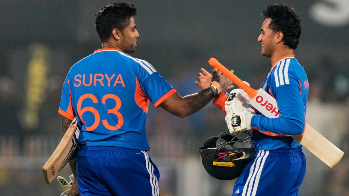 आईसीसी रैंकिंग 2026: अभिषेक शर्मा इतिहास के बेहद करीब, सूर्यकुमार यादव ने टॉप 10 में धमाकेदार वापसी की