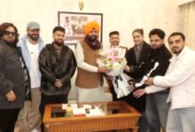 हरियाणा-पंजाब के कलाकारों ने CM नायब सिंह सैनी से की मुलाकात, ‘नशा मुक्त प्रदेश’ मुहिम में दी सहयोग की प्रतिबद्धता