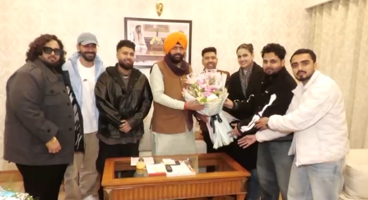 हरियाणा-पंजाब के कलाकारों ने CM नायब सिंह सैनी से की मुलाकात, ‘नशा मुक्त प्रदेश’ मुहिम में दी सहयोग की प्रतिबद्धता