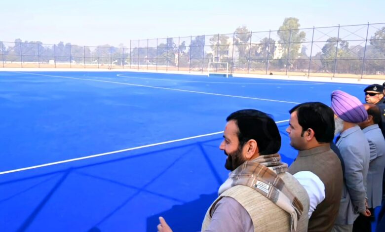 मुख्यमंत्री नायब सिंह सैनी ने कुरुक्षेत्र विश्वविद्यालय में 55 लाख रुपये की लागत से निर्मित सिंथेटिक हॉकी मैदान का उद्घाटन किया।