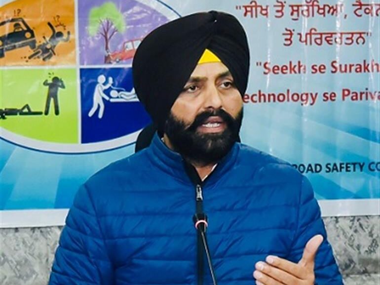 पंजाब की बस सेवाओं के आधुनिकीकरण के लिए मान सरकार ने डिजिटल इलेक्ट्रॉनिक टिकटिंग मशीनें शुरू करने की दिशा में निर्णायक कदम उठाया है।