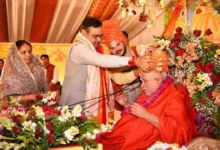 राजस्थान के मुख्यमंत्री भजनलाल शर्मा ने नींदड़ में आयोजित जगद्गुरु रामभद्राचार्य के जन्मदिन समारोह में शिरकत की