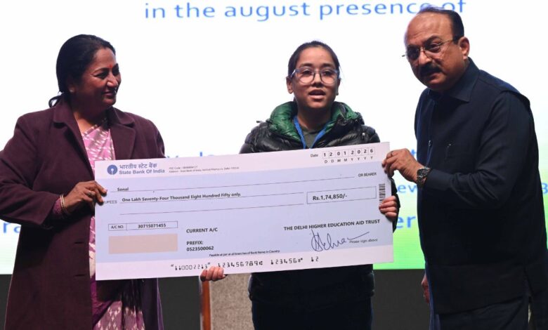 दिल्ली सरकार ने 1709 मेधावी छात्रों को दी ₹25.25 करोड़ की छात्रवृत्ति, सीएम रेखा गुप्ता ने बताया युवाओं के भविष्य में निवेश