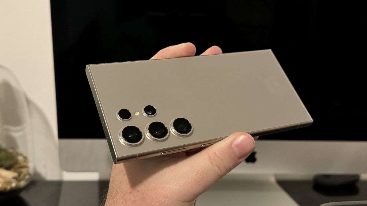 Samsung Galaxy S25 Ultra की कीमत में बड़ी गिरावट, S26 Ultra लॉन्च से पहले मिल रहा भारी डिस्काउंट