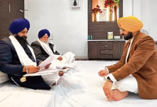 तरुणप्रीत सिंह सोंड श्री अकाल तक़्त साहिब के समक्ष उपस्थित हुए