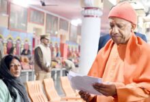 गोरखपुर से सीएम योगी आदित्यनाथ का सख्त आदेश: भूमाफियाओं पर तुरंत कार्रवाई, कब्जामुक्त कराई जाए जमीन