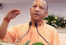 सीएम योगी का विजन: पंचायतों में डिजिटल आधार सेवाओं की शुरुआत, गांव में ही होंगे आधार कार्ड