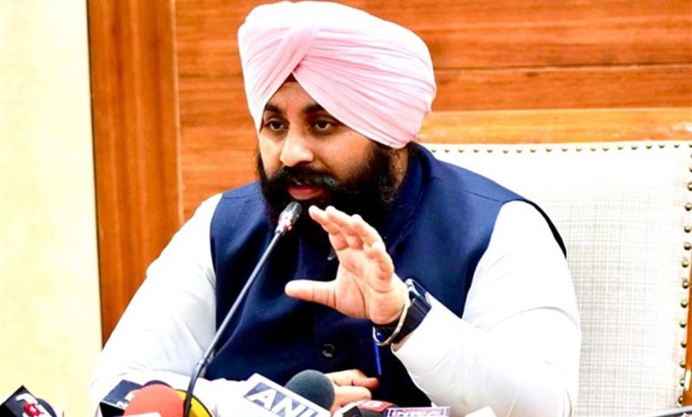 हरजोत सिंह बैंस: सरकार ने बोर्ड परीक्षाओं में बैठने वाले 6,695 विशेष रूप से सक्षम छात्रों के लिए 3,255 विशेष केंद्र स्थापित किए