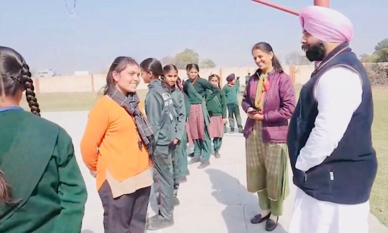 हरजोत सिंह बैंस ने मोहाली के सरकारी स्कूल का आकस्मिक निरीक्षण किया, डीपीआर के जरिए एक सप्ताह में आधुनिकीकरण का निर्देश