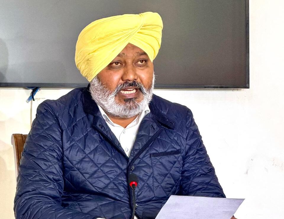 हरपाल सिंह चीमा: भाजपा के नेतृत्व वाली केंद्र सरकार के बजट 2026 में पंजाब को एक बार फिर दरकिनार किया गया है, जिससे लोकतंत्र और संघवाद को खतरा है 12 हरपाल सिंह चीमा: भाजपा के नेतृत्व वाली केंद्र सरकार के बजट 2026 में पंजाब को एक बार फिर दरकिनार किया गया है, जिससे लोकतंत्र और संघवाद को खतरा है