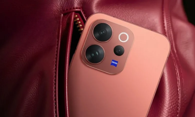 Vivo V70 Series भारत में लॉन्च: 1.5K AMOLED, ZEISS कैमरा और 6,500mAh बैटरी के साथ पेश