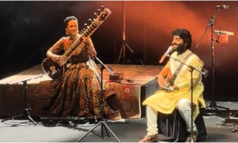 अरिजीत सिंह का रिटायरमेंट के बाद पहला लाइव शो: अनुष्का शंकर के साथ स्टेज पर धमाल