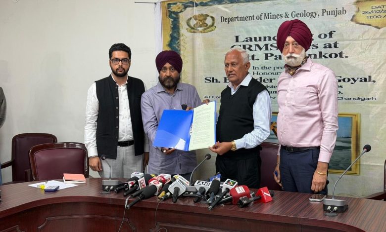 Barinder Kumar Goyal पंजाब में क्रशर ओनर माइनिंग साइट्स के शुभारंभ अवसर पर संबोधित करते हुए।