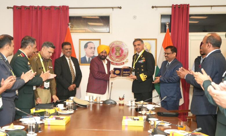 मुख्यमंत्री भगवंत मान ने कहा कि पंजाब ने राष्ट्र की एकता और संप्रभुता के लिए बलिदान देने में हमेशा अग्रणी भूमिका निभाई है।