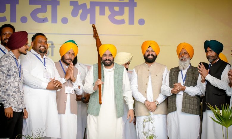 CM भगवंत सिंह मान: अकाली-कांग्रेस सरकारों ने शिक्षा के मामले में बच्चों के भविष्य को नजरअंदाज किया