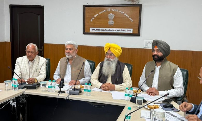 गुरमीत सिंह खुदियान: पंजाब सरकार ने 5,358 किसानों को सीआरएम उपकरणों के लिए ₹398 करोड़ जारी किए