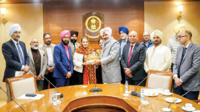 पंजाब के विदेश मंत्री हरपाल सिंह चीमा ने अल्बर्टा-पंजाब आर्थिक संबंधों को मजबूत करने के लिए कनाडा के उच्च स्तरीय प्रतिनिधिमंडल की मेजबानी की।