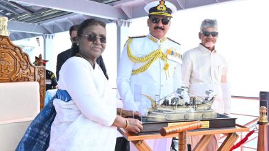 राष्ट्रपति श्रीमती द्रौपदी मुर्मु ने विशाखापत्तनम में इंटरनेशनल फ्लीट रिव्‍यू का अवलोकन किया
