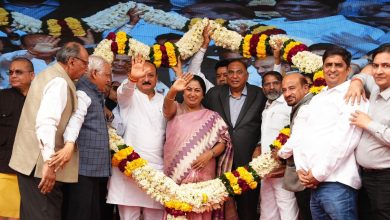 मुख्यमंत्री रेखा गुप्ता पुरानी दिल्ली को लटकते तारों से मुक्ति दिलाने हेतु प्रोजेक्ट का उद्घाटन करते हुए