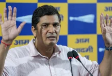 दिल्ली में अवैध निर्माण और फीस कानून को लेकर आप ने भाजपा सरकार पर साधा निशाना