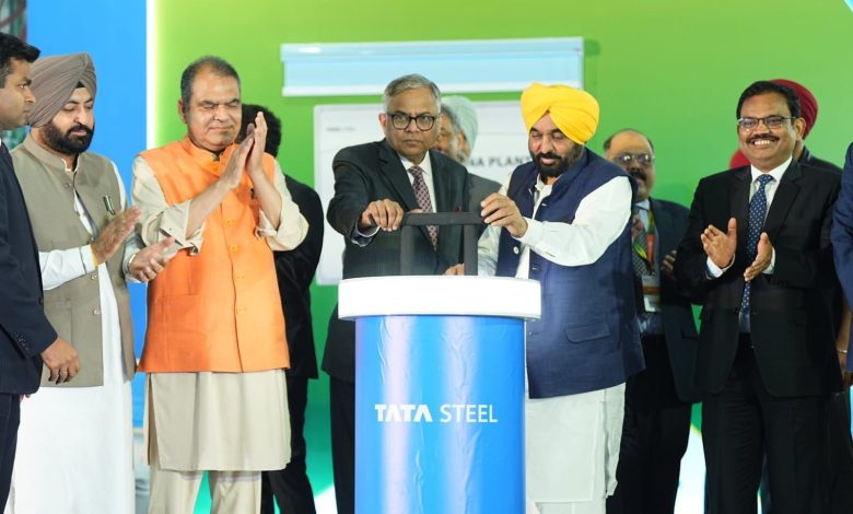 मुख्यमंत्री भगवंत मान टाटा स्टील प्लांट का उद्घाटन करते हुए, लुधियाना
