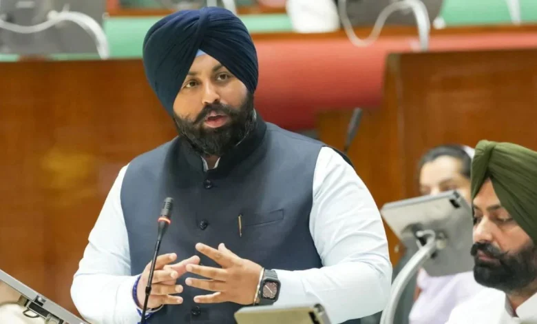Harjot Singh Bains एलपीजी संकट पर प्रतिक्रिया देते हुए