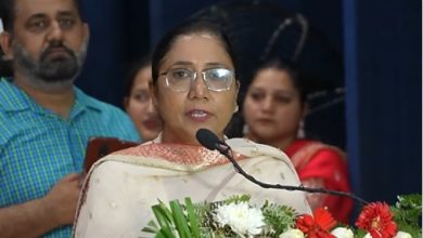 मंत्री डॉ बलजीत कौर शेड्यूल्ड कास्ट छात्रों को शिक्षा और सामाजिक समानता पर मार्गदर्शन देते हुए