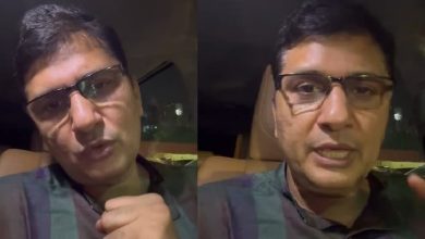 माता-पिता प्राइवेट स्कूलों की बढ़ी हुई फीस के खिलाफ विरोध करते हुए, MLA सौरभ भारद्वाज मीडिया को संबोधित करते हुए।