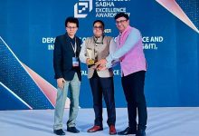 टेक्नोलॉजी सभा 2026 में पंजाब डिजिटल एक्सीलेंस अवॉर्ड प्राप्त करते डायरेक्टर विशेष सारंगल