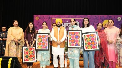 पंजाब के मुख्यमंत्री भगवंत सिंह मान लुधियाना में अंतरराष्ट्रीय महिला दिवस कार्यक्रम को संबोधित करते हुए