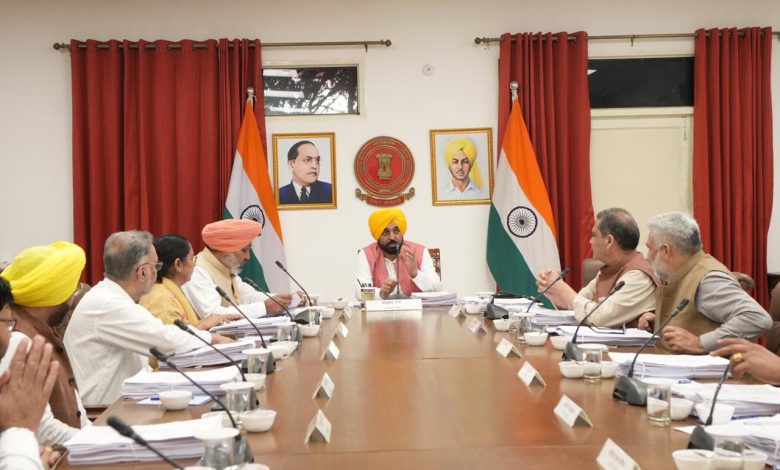 मुख्यमंत्री भगवंत सिंह मान के नेतृत्व में कैबिनेट की ओर से ‘मुख्यमंत्री मावां-धीयां सत्कार योजना’ शुरू करने को हरी झंडी; 97 प्रतिशत से अधिक महिलाओं को हर महीने 1000–1500 रुपए सम्मान राशि मिलेगी