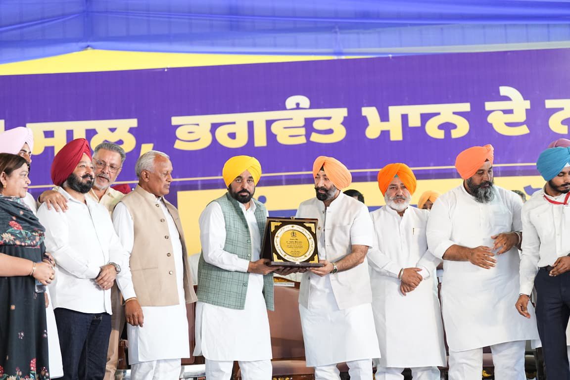 मुख्यमंत्री भगवंत सिंह मान द्वारा विकास परियोजनाओं की सौगात, सनौर में 87 करोड़ की लागत से सड़कों के नवीनीकरण की शुरुआत 2 मुख्यमंत्री भगवंत सिंह मान द्वारा विकास परियोजनाओं की सौगात, सनौर में 87 करोड़ की लागत से सड़कों के नवीनीकरण की शुरुआत