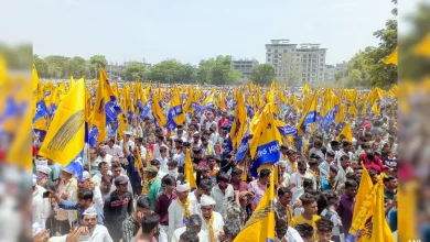 "राजकोट महानगर पालिका चुनाव 2026 में वोट डालते लोग और चुनावी माहौल"